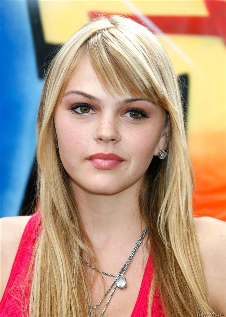 Aimee Teegarden Picture