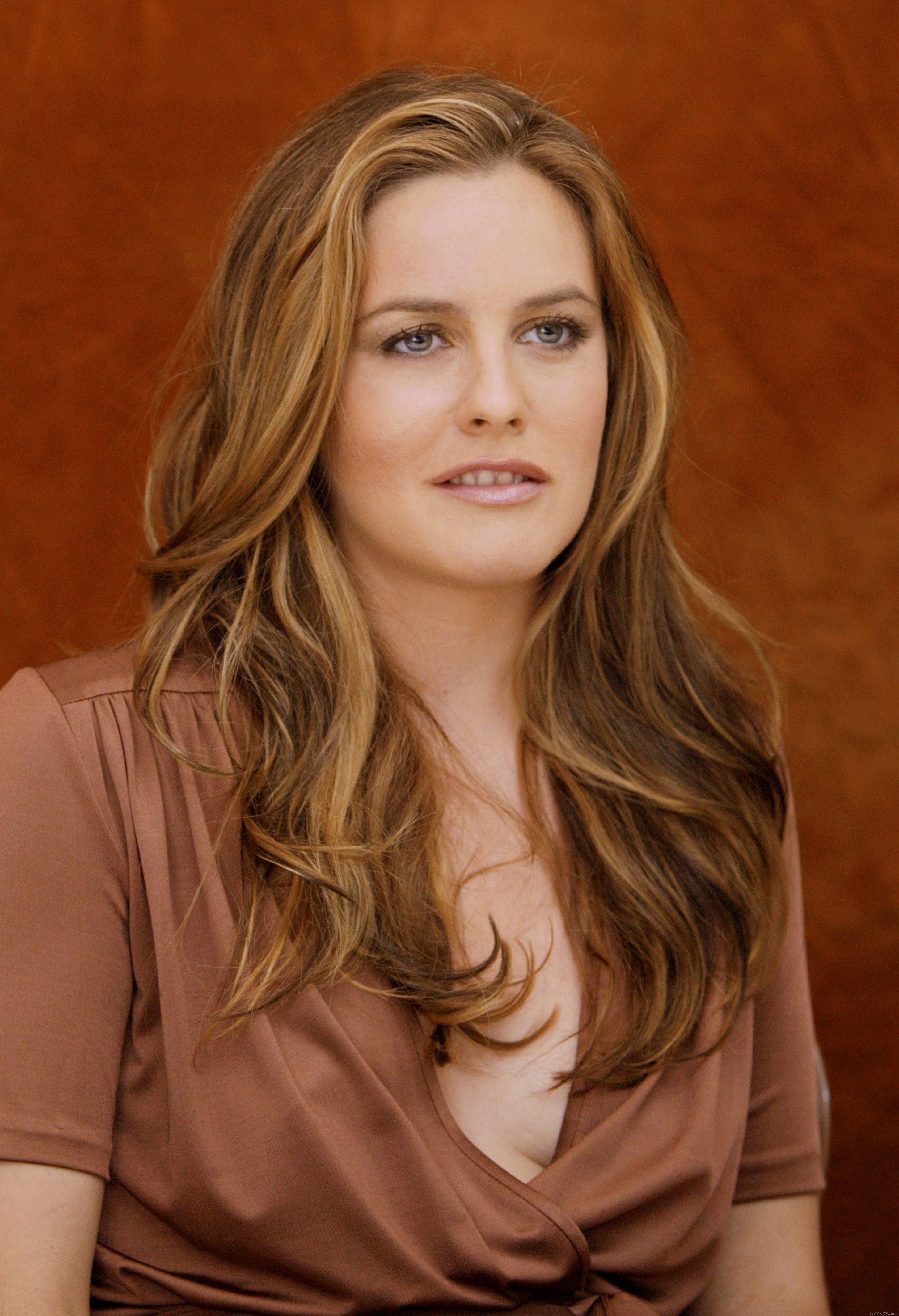 Alicia Silverstone Romance Hairstyles Pictures, Long Hairstyle 2013, Hairstyle 2013, New Long Hairstyle 2013, Celebrity Long Romance Hairstyles 2089