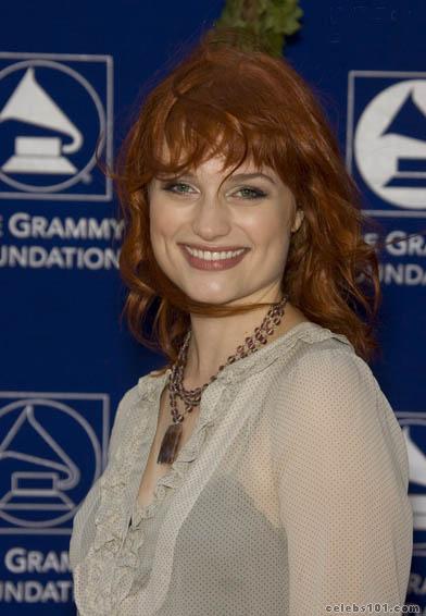 Alison Sudol Photos