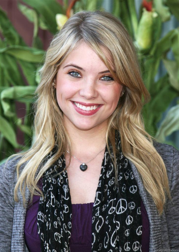 Ashley Benson 