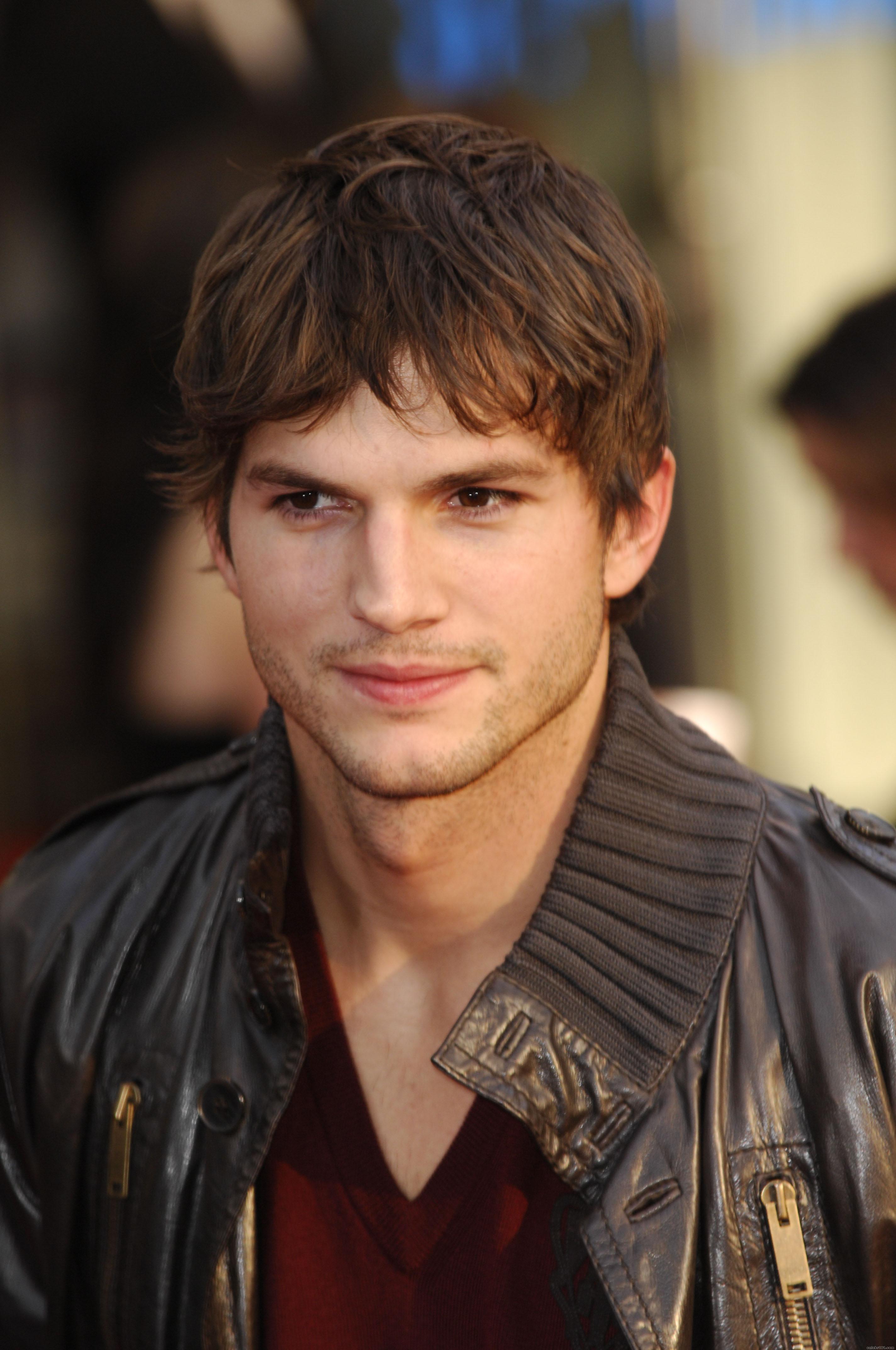 http://www.celebs101.com/gallery/Ashton_Kutcher/211666/Ashton_Kutcher_76.jpg