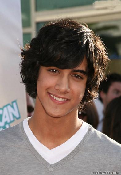 Avan Jogia Photos