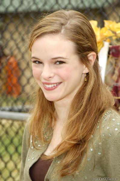 danielle panabaker photo 22