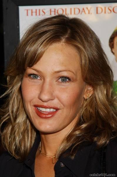 joey lauren adams 