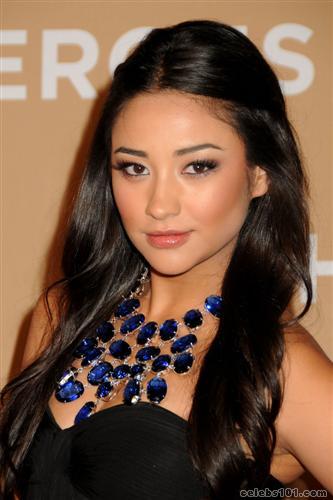 Shay Mitchell Picture