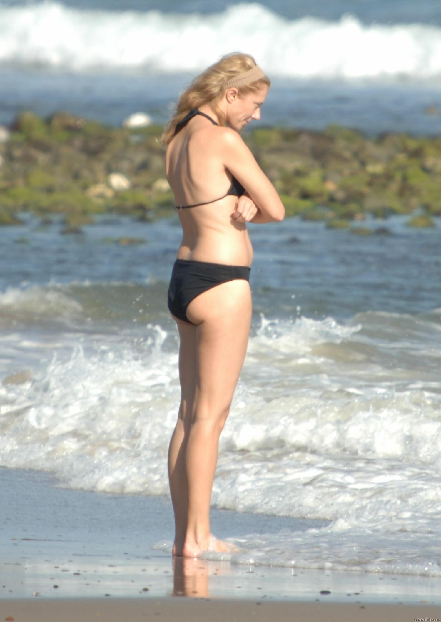 Joely richardson bikini