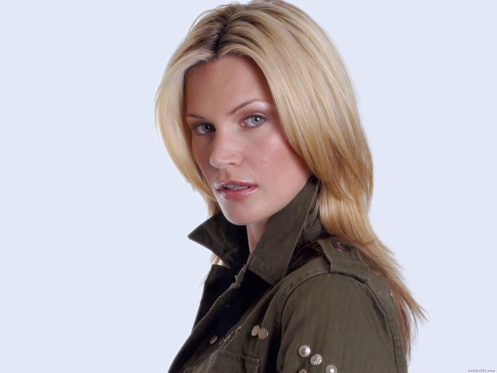 Natasha Henstridge - Picture