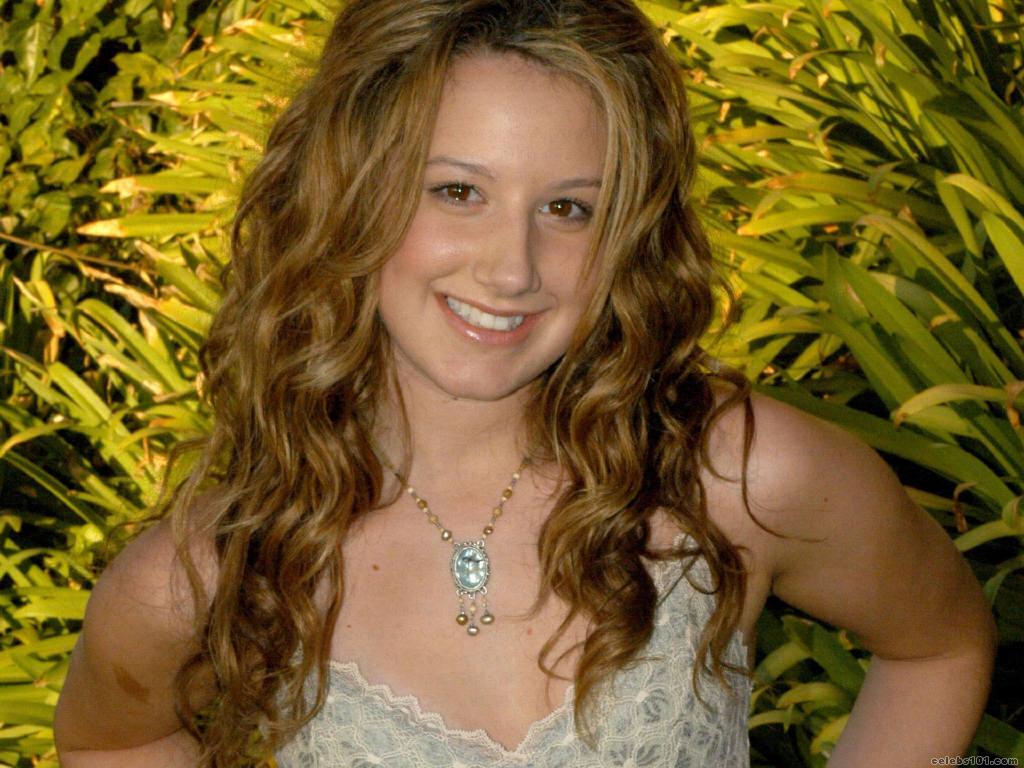 Ashley Tisdale Wallpapers.