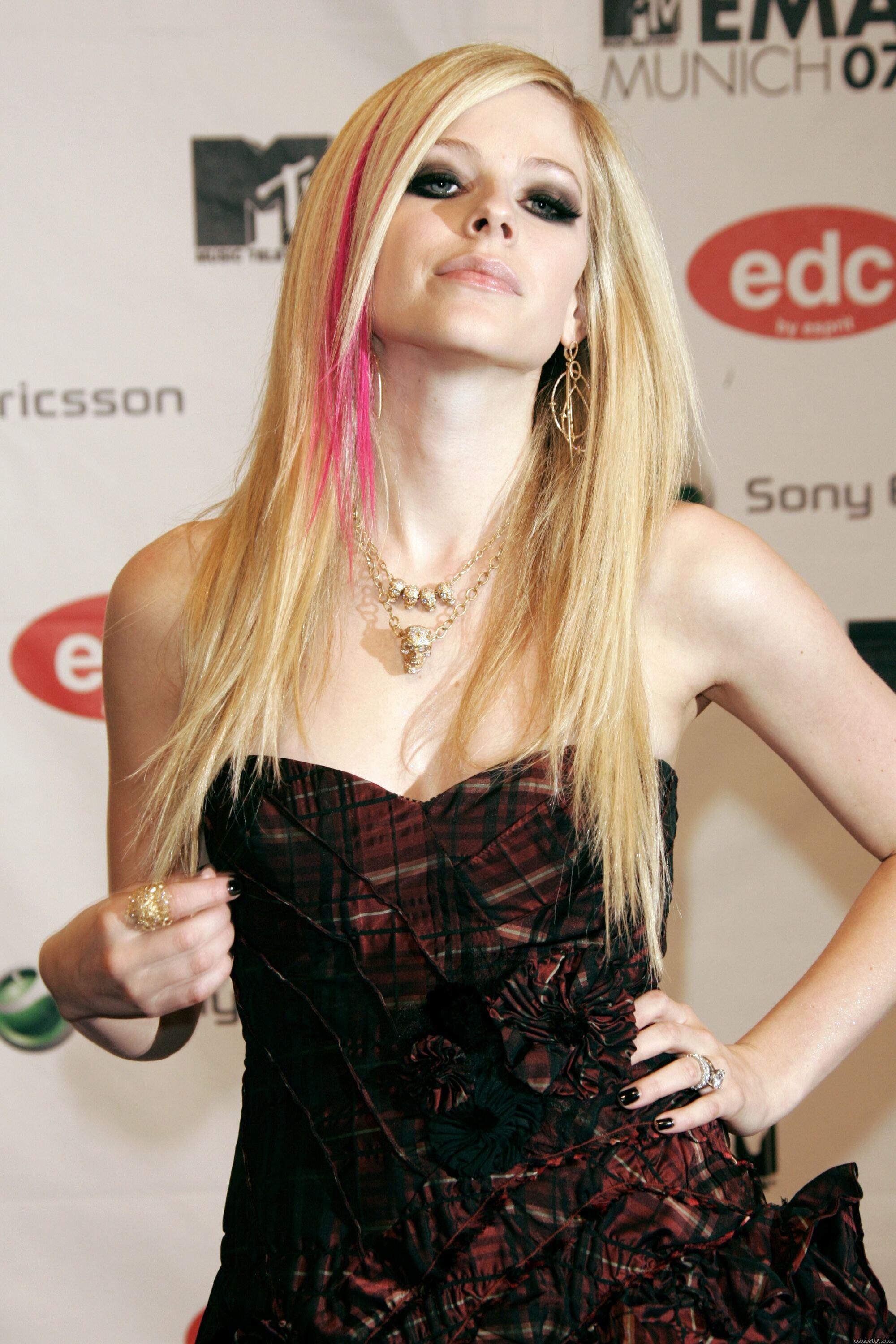Avril Lavigne Photos.